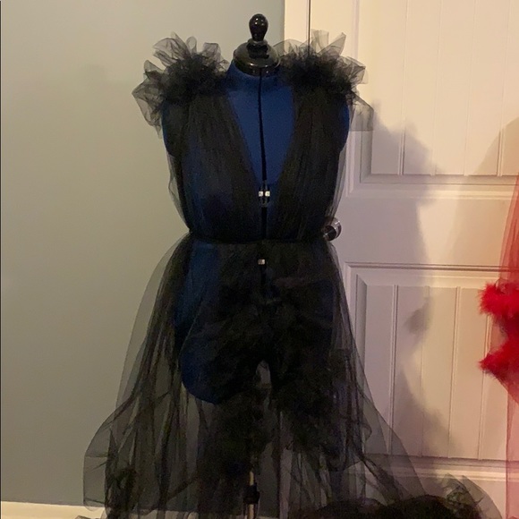 Sleeveless Tulle Ruffle Robe - Picture 2 of 2